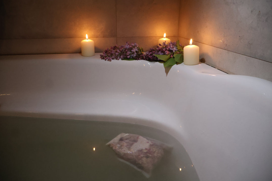 Jak kąpiel w ziołach wspiera relaks i wyciszenie?